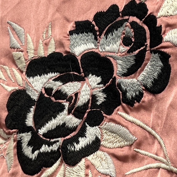 LIMITED Edition Pink Satin Embroidered Floral Billabong Jacket  Size Medium - Picture 9 of 15